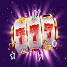 gold999 App ကို Android နှင့် iOS တွင် ဒေါင်းလုဒ်ဆွဲကာ ဘောလုံးနှင့် Casino ကစားနေသောမြင်ကွင်း